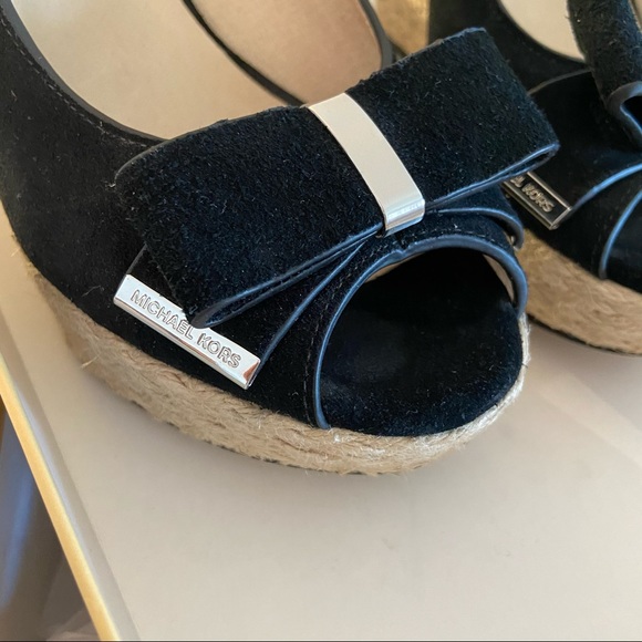 MICHAEL KORS WEDGES, Size 8 1/2 - Picture 12 of 12